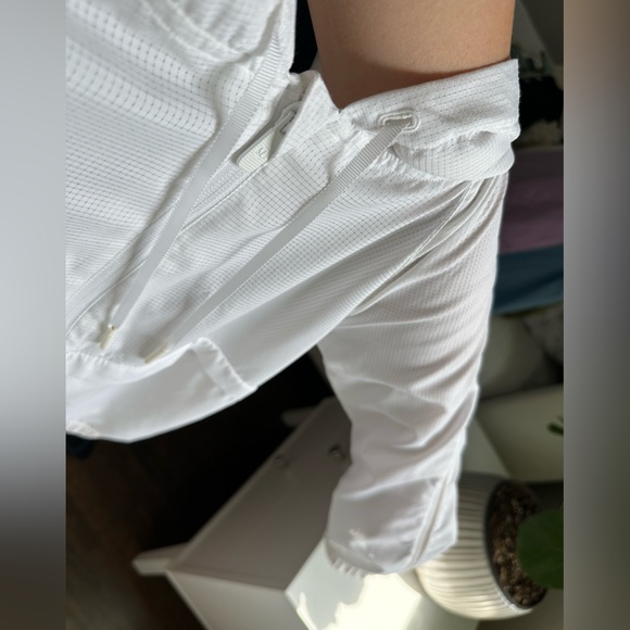 Lululemon jacket - Picture 5 of 6